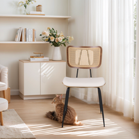 Chaises de salle à manger de style européen américain pour la maison Tabourets de bar en bois de rotin personnalisables pour l'école en plein air Salon Caractéristiques portables
