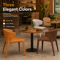 Chaises de salle à manger sans couture, revêtement lisse couleur craie, dossier enveloppant avec accoudoirs intégrés, pieds recouverts pour une utilisation moderne dans les cafés et salles à manger