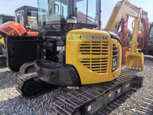 Mini-excavatrice Komatsu PC55MR d'occasion de qualité supérieure, 5 tonnes |   Machine à chenilles en caoutchouc fabriquée au Japon pour les espaces restreints - Product Image 6