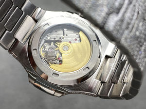 Reloj de hombre de diseño de lujo con diamantes, de alta calidad, moderno y adecuado para uso empresarial, movimiento mecánico. - Product Image 4