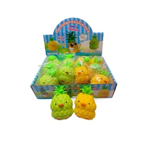 Jouet anti-stress en forme de canard ananas mignon, très populaire, vente en gros - Product Image 3