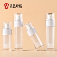Vente en gros de bouteille de pompe sans air sous vide en plastique de luxe noir 30ml 50ml pour l'emballage de cosmétiques de lotion de soins de la peau
