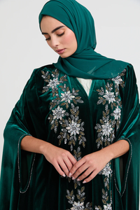 Robe musulmane Ramadan sur mesure Leduo, en velours haut de gamme avec broderies à la main en cristal, style cape abaya pour femmes - Product Image 2