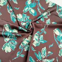 Tissu satiné chinois tissé 100 % polyester, motif floral imprimé, antistatique, poids moyen, haute qualité, pour vêtements de nuit pour femmes et filles