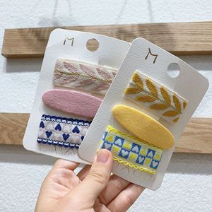 Pinzas para el cabello geométricas bordadas en tela estilo retro coreano, pinzas laterales con forma de corazón de encaje para niñas, juego de 3 piezas, pinzas sencillas para el cabello de padres e hijos - Product Image 2