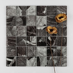 Liquidation Foshan fabricant 48x48mm carré brillant gris érable motif mur verre <span class=keywords><strong>mosaïque</strong></span> carrelage pour <span class=keywords><strong>salle</strong></span> <span class=keywords><strong>de</strong></span> <span class=keywords><strong>bain</strong></span> cuisine dosseret - Product Image 1