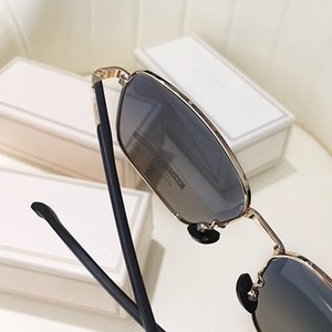 แว่นกันแดดยูวี400 แบบไล่เฉดสี กรอบทอง แฟชั่นหรูหราทันสมัย ขายส่งสำหรับผู้ใหญ่ ผลิตในจีน - Product Image 4