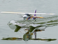 Triphibian Easy-Fly FMS Super EZ V4 1220mm RC Float Plane avec Reflex V2 Servos et flotteurs étanches PNP