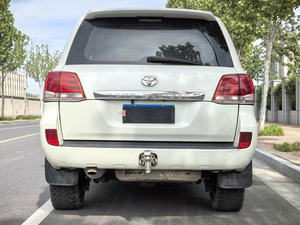 Toyota Land Cruiser 4x4 SUV tout-terrain d'occasion, année 2015, climatisation performante, intérieur et extérieur en parfait état, <span class=keywords><strong>film</strong></span> de protection complet de la carrosserie - Product Image 5