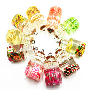 Mini abalorios creativos con diseño de comida en colores variados para llaveros, pendientes, pulseras, collares y colgantes, ideales para regalo. - Product Image 1