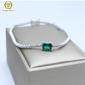 Pulsera de Tenis Minimalista de Oro de 10k con Diamantes Redondos de Zambia de Corte Esmeralda Cultivados en Laboratorio, Joyería Unisex de Alta Calidad para Regalo - Product Image 4