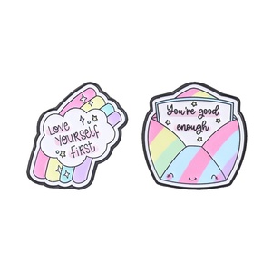 Épinglette en émail « Aime-toi d'abord » avec citations nuage arc-en-ciel, broche en métal « Tu es suffisamment bien » avec enveloppe arc-en-ciel, badge bijou pour sac ou revers - Product Image 1