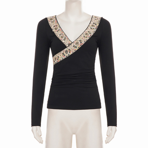 Top de punto vintage con encaje y cintura fruncida en contraste de color, escote en V pronunciado, sexy y ajustado, que realza la figura. - Product Image 6