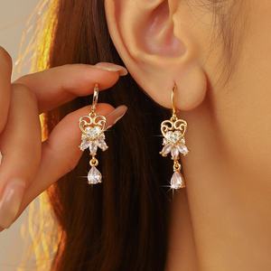 เครื่องประดับหูทองแดงสุดหรูของมาชิกะต่างหูทรงยาวสไตล์ยุโรปอเมริกันพร้อมตัวล็อคหูรูปหัวใจฝังเพทายสีขาว - Product Image 5