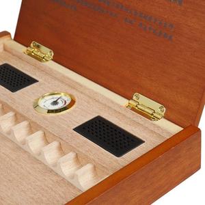 DS High Quality Custom Design Wholesale Lacquer Logo Eco-Friendly Contemporary Commercial Travel Cedar Wood Cigar Humidor - Product Image 5