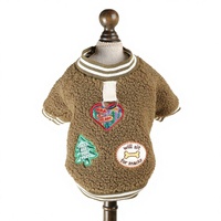 Veste polaire pour animaux de compagnie avec patchs brodés et anneau en D, manteau chaud pour chien automne-hiver, pull rétro, vêtements pour chiens et chats