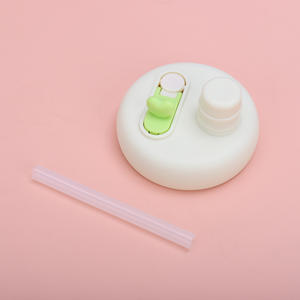 แก้วน้ำพลาสติกพกพาพร้อมหลอดดูด ลายการ์ตูนน่ารักสำหรับเด็ก มีหูจับ ขนาด 700 มล. แก้วน้ำพลาสติกสองชั้นลายตุ๊กตา - Product Image 6