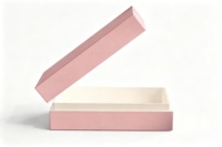 Boîte carrée personnalisée pour parfum et cadeau avec revêtement UV, estampage et gaufrage