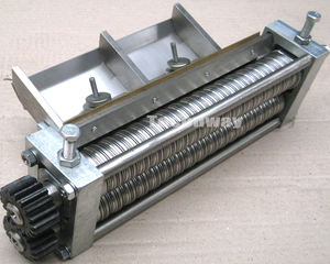 Couteau à nouilles Sharp Chow Mein pour fabricant de pâtes de qualité alimentaire pour <span class=keywords><strong>MAMA</strong></span> Fine Manufacture - Product Image 6