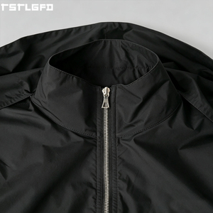 Veste coupe-vent personnalisée en tissu technique ciré noir, demi-zip, style streetwear Gorpcore, à capuche, vente en gros - Product Image 4