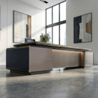 Grand bureau de direction avec double armoire latérale, plateau extensible, pieds antidérapants pour le bureau des cadres supérieurs