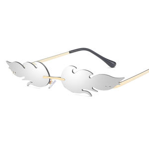 2021ファッション火炎カスタムロゴサングラス女性リムレスサングラスサングラス - Product Image 4