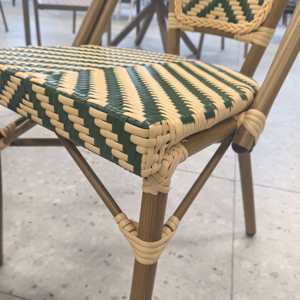 Chaise de salle à manger d'<span class=keywords><strong>extérieur</strong></span> moderne empilable <span class=keywords><strong>en</strong></span> rotin PE tressé à la main, aspect <span class=keywords><strong>bambou</strong></span>, structure <span class=keywords><strong>en</strong></span> acier, mobilier de bistrot et de restaurant - Product Image 5
