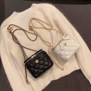 Bolso Pequeño de PU con Cadena y Cierre de Diamantes, Diseño de Camelia, <span class=keywords><strong>Secret</strong></span> Garden, Mini Bolso de Hombro Cruzado para <span class=keywords><strong>Mujer</strong></span>, Verano 2024, Nuevo y Moderno - Product Image 1