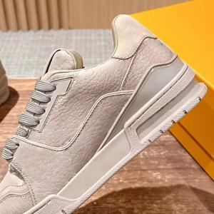 Chaussures de sport rétro personnalisées pour hommes et femmes, baskets décontractées en cuir véritable et mesh respirant, légères et flexibles - Product Image 4