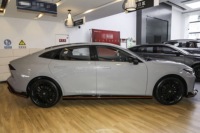 Nouvelle berline sportive Changan UNI-V 1.5T Turbo 500BAR 2025, automatique, Euro VI, pneus R19, essence, conduite à gauche, toit ouvrant panoramique