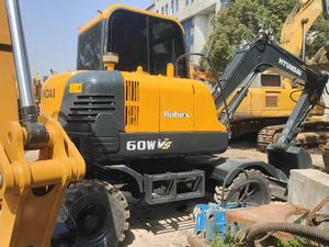 เครื่องขุดขนาดเล็กแบบใช้ล้อฮุนได60W ของเกาหลีต้นฉบับเครื่องยนต์60WVS ฮุนได6ตัน - Product Image 5