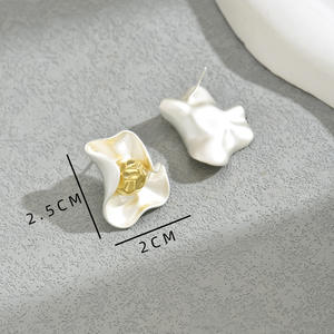 Mode irrégulière fleur boucles d'oreilles mignon quotidien porter des bijoux de fête pour les femmes - Product Image 2