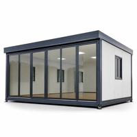 Maison mobile préfabriquée et façade mur-rideau en verre pleine hauteur pour cabane de villégiature