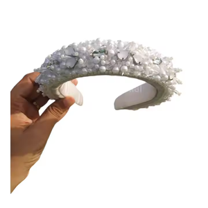 Bandeaux noués à la main pour filles, bandeaux à perles tendance, accessoires de cheveux élégants et adaptables pour un look contemporain en provenance d'Inde - Product Image 2