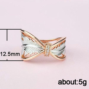 Anello creativo bicolore per donna, design color oro e argento, gioielli eleganti e alla moda - Product Image 5