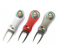 Offre Spéciale gros outils de motte de terre magnétique outil de motte de terre pliable réparateur de terrain de golf personnalisé peut contenir des marqueurs de balle