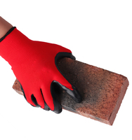 Prix d'usine en gros Gants froissés en latex rouge noir résistants aux coupures de calibre 13 Gants de protection du travail