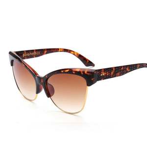 Lunettes de soleil vintage surdimensionnées pour femme avec verres dégradés, grandes montures, style œil de chat - Product Image 2