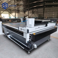Machine de découpe automatique CNC YuChon pour tapis de voiture avec précision de 0,1 mm
