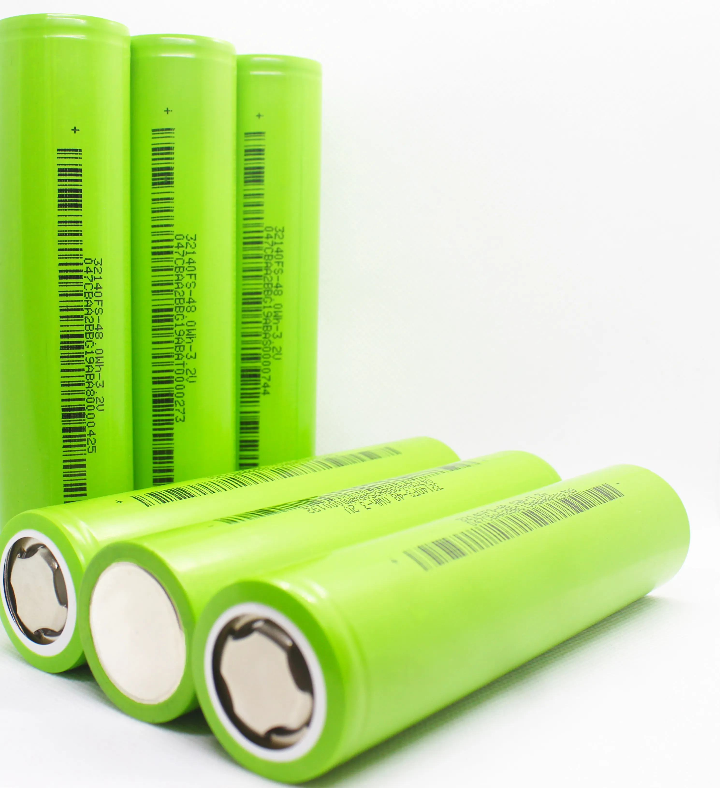 Usine directement vente CBAK A + EV grade 32140 3.2V lifepo4 cellules de batterie 15ah 15000mah cellules de batterie taux C plus élevé