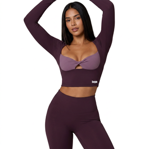 Camiseta de yoga corta de manga larga con cuello cuadrado, bloques de color y diseño reversible con efecto retorcido para mujer - Product Image 4