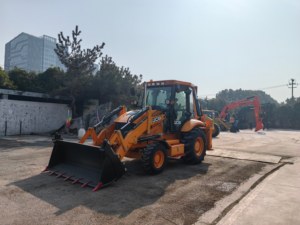 Chargeuse JCB 3CX 2-en-1 neuve et fiable, équipement robuste pour l'entretien routier et les travaux de terrassement intensifs - Product Image 1