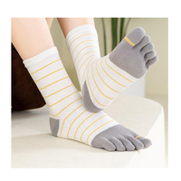 Course à pied Compression coloré 5 doigts orteil chaussettes classique rayures Design arc-en-ciel Style cinq doigts orteil chaussettes femmes