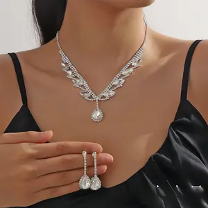 2023 conjuntos de joyería de boda collar y pendiente de diamantes de imitación de lujo novia mujer conjunto de joyería de cristal Conjunto de joyas