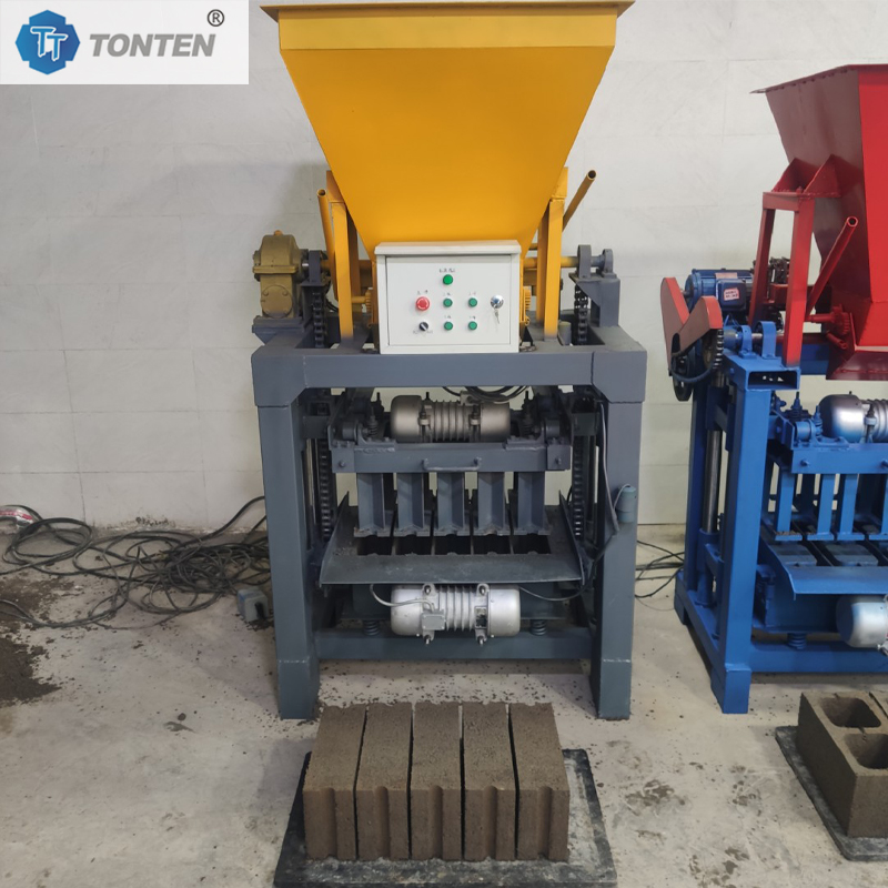 Short Molding Cycle Brick Making Machine with Hopper for Fast Material Loading
