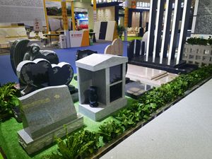 Columbario familiar privado de 2 nichos, lápida de granito tradicional - Product Image 6