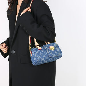 Sac fourre-tout décontracté de luxe pour femme, modèle de marque de créateur, durable, avec bandoulière amovible, ensemble complet. Fermeture éclair portable - Product Image 6