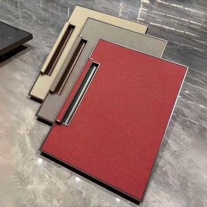 Geleneksel Lüks Deri Otel Yatak Odası Gardırobunu, Modüler Dolap Kapılı Giyinme Odasıyla Özelleştirin, Yürüyüş Yolu Yakınında Konumlandırılmış - Product Image 6