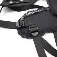 Meilleures ventes : Culotte harnais porte-dildo en dentelle avec sangles en cuir, taille réglable
