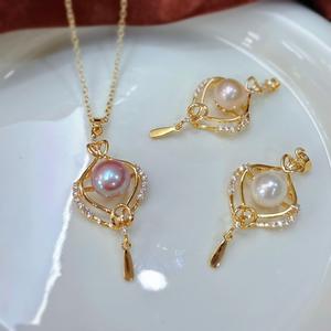 Collier pendentif en perles d'eau douce naturelles pour femmes européennes et américaines, bijoux de mode de luxe léger, chaîne de clavicule pour filles - Product Image 1